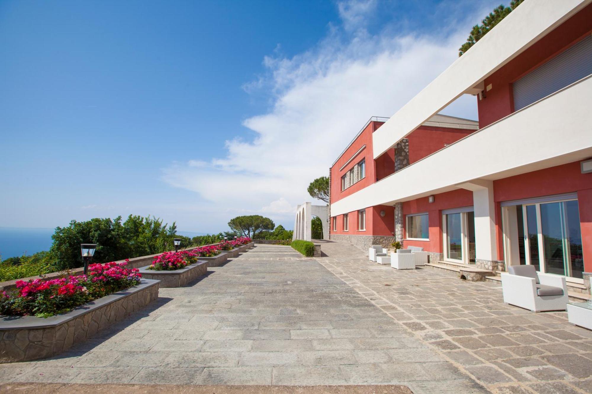 Villa Mambrini Sorrento Bagian luar foto