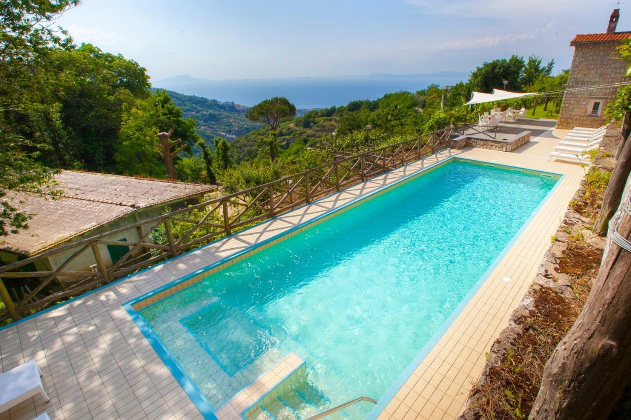 Villa Mambrini Sorrento Bagian luar foto
