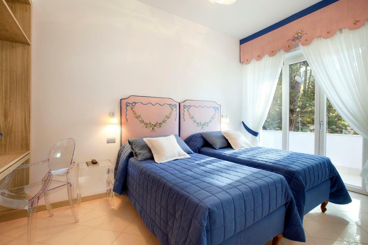 Villa Mambrini Sorrento Bagian luar foto