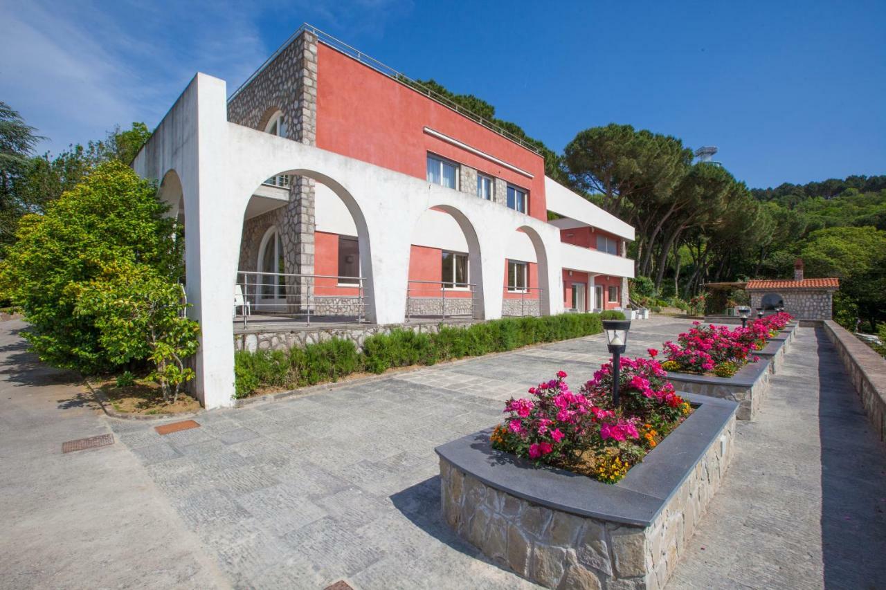 Villa Mambrini Sorrento Bagian luar foto